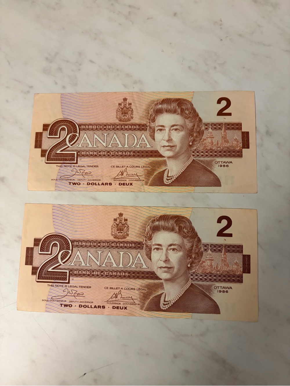 1986 2 set - Vintage Canada Two Dollar Banknotes - circulated